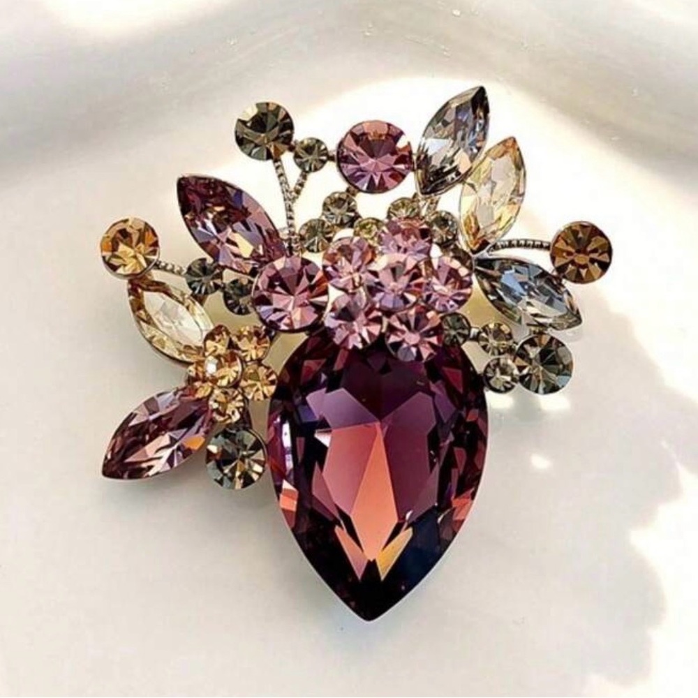 New Purple Crystal Floral Brooch – Statement Rhinestone Jewelry